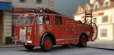 Dennis F Series F12 Fire Tender Suffolk Brigade Engine Model 1:76 OO 1:72 Oxford - Image 1 of 4