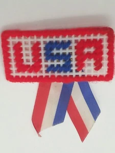 Rot Weiß Blau USA 4. Juli Brosche Garn Band Unabhängigkeitstag Schmuck  - Bild 1 von 3