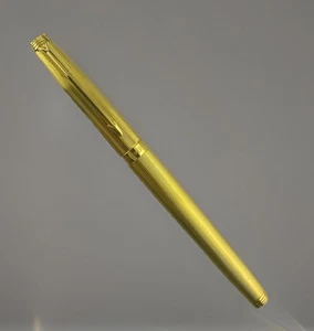Parker 75 Fountain Pen New Stock ~ Gold Filled ~ ~ Medium 585 Nib ~ France - Picture 1 of 9