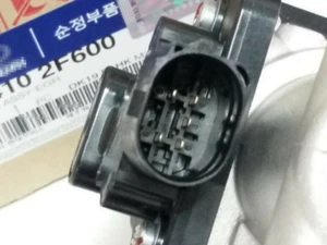 GENUINE EGR VALVE 284102F600 WITH 2 Gasket for SANTA FE 2015-2017 - Picture 1 of 2