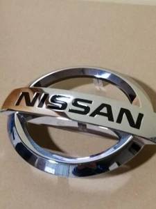 Nissan Days Pathfinder Front Grille Emblem Badge 2016-2020 Silver color Model - Picture 1 of 3