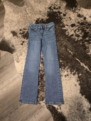 Pantalones de mezclilla Wrangler Bootcut para niñas, talla 7 ajustados Foto 1 de 4