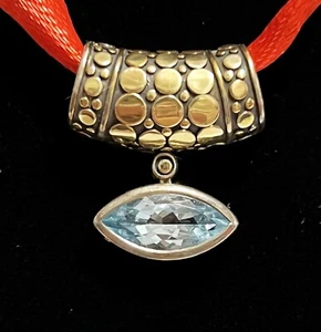 ¡OFERTA! - Colgante John Hardy de plata de ley con topacio azul y puntos de oro de 18 quilates para mujer nuevo sin etiquetas - Imagen 1 de 11