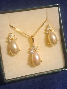 Vintage Roman Teardrop Faux Pearl And Crystal Necklace And Earring Set Gold Pl. - Picture 1 of 11
