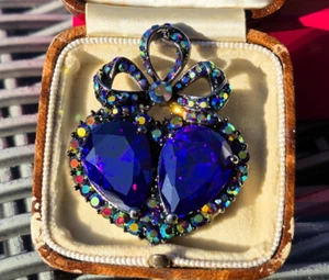 SUPERB & UNIQUE Butler & Wilson LARGE Crystal HEART Brooch MINT, unworn + BOXED - Picture 1 of 11