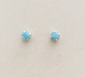 0.50ctw GENUINE EMERALD STONE STUDS EARRINGS NEW!! - Picture 1 of 2