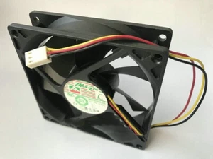 MAGIC 9025 MGT9212LS-A25 12V 0.15A 3-wire silent cooling fan - Picture 1 of 2