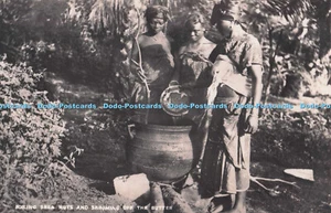 R696290 Boiling Shea Nuts and Skinning Off the Butter. McCorquodale and Co. Ltd. - Picture 1 of 4