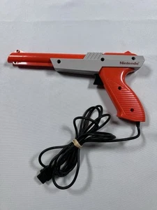 🔥 Original 1985 Orange Nintendo NES Zapper Duck Hunt Gun NES-005 OEM Light Gun - Picture 1 of 5