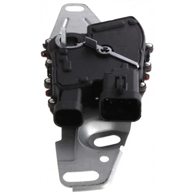 For GMC C3500 HD/Jimmy 1999 00 01 2002 Neutral Safety Switch 2 Female Connectors - Image 1 of 4