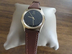 Vintage Wind Up Q&Q Watch with a Brown Leather Band - Issue - Picture 1 of 4