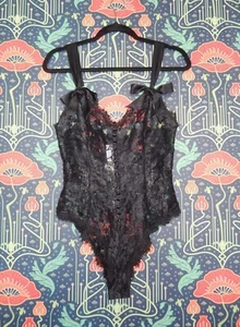 Vintage 90's Victoria's Secret Gold Label Sheer Lace Sexy Black Bow Teddie M - Picture 1 of 6