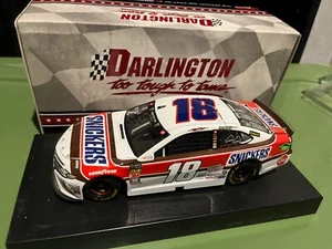 2019 Kyle Busch Snickers Darlington Throwback Standard ARC 1:24 - Picture 1 of 7
