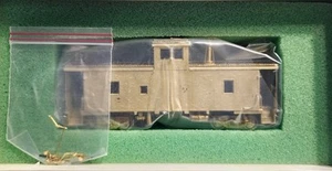 Overland Models HO Scale C50-9 Caboose Southern Pacific 'Bay Window' - Picture 1 of 6