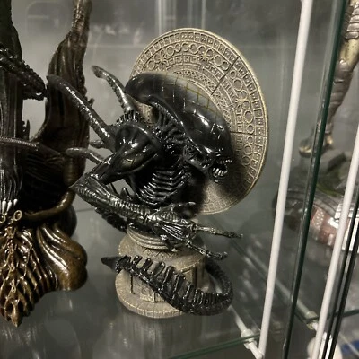 Very Rare GRID ALIEN Micro Mini Bust Alien Statue Palisades LE #193/ 244 w/ Box - Image 1 of 4