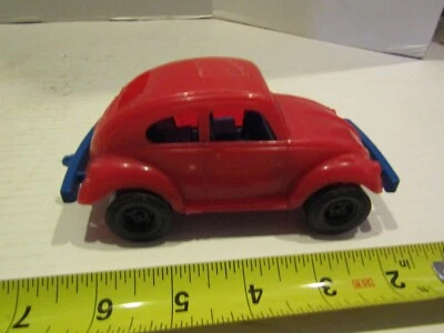COCHE DE JUGUETE DE COLECCIÓN PLÁSTICO VW VOLKSWAGEN BUG BEETLE STROMBECKER VW SEDÁN ROJO Foto 1 de 4