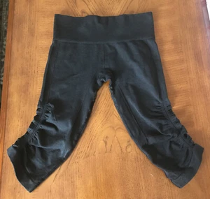 LULULEMON IN THE FLOW CROP PANTS Gray charcoal YOGA PILATES GYM RUN SPIN size 6 - Foto 1 di 5