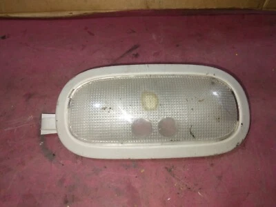 Lámpara de luz domo techo Hummer H3 2006-2010 usada OEM Foto 1 de 4