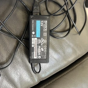 GENUINE SONY AC-NX1W AC POWER ADAPTER PA-1140-01SY 12V 1.4A - Picture 1 of 1