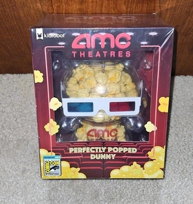 SELLADO Kidrobot x AMC THEATERS x SDCC 2024 Exclusivo 8" PERFECTAMENTE POPPED Dunny Foto 1 de 4