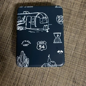 Fossil leere Geldbörse Metall Blechdose Hit The Road Start Your Engines 5x5x1 - Bild 1 von 3