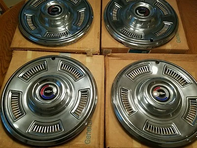 Tapacubos de 14" 3890691 Chevrolet Chevy Chevelle Malibu 1967 NOS GM Foto 1 de 4