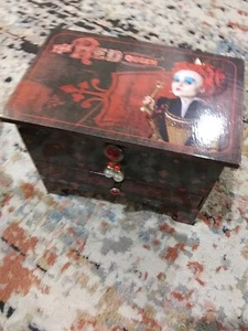 DISNEY ALICE IN WONDERLAND THE RED QUEEN JEWELRY BOX 8”x5”x6” The Mad Hatter - Picture 1 of 6