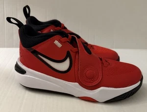 Tenis de baloncesto Nike Team Hustle D 11 rojo universitario/negro juvenil 2 años - Imagen 1 de 6