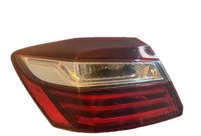 Luz trasera halógena izquierda exterior lado del conductor Honda Accord 2016 2017 TYC 11684000 Foto 1 de 4