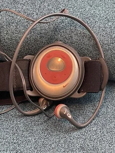Reproductor de audio portátil deportivo vintage Phillips Nike con auriculares de banda para el cuello - Imagen 1 de 11