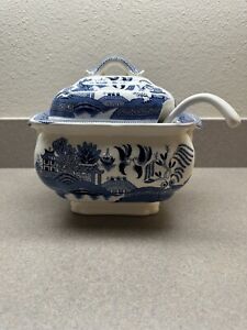 Blue Willow Soup Tureen AA Importing With Ladle 3 Pc Vtg Great Condition!!!!