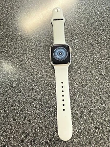Defective Apple Watch SE (2nd Generation) 40mm silver - Zdjęcie 1 z 2