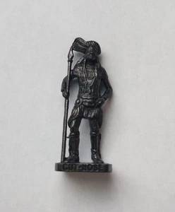 Kinder Surprise CUT-NOSE Scame Famous Indian Chiefs Vintage Metal Mini Figure - Picture 1 of 4