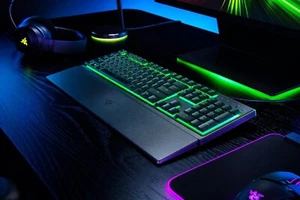 Teclado para juegos Razer Ornata V3 X RGB AZERT interruptores de membrana francesa bajo perfil - Imagen 1 de 1