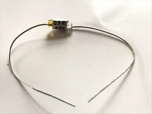 27pF 63V 2pF TOLERANCE LCR AXIAL POLYSTYRENE CAPACITOR (x1) fcb17.62 - Picture 1 of 1