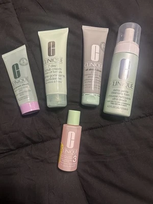 Lote mixto de 5 piezas para el cuidado de la piel Clinique Foto 1 de 4