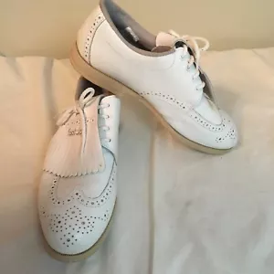 Zapatos de golf FootJoy SoftJoys para mujer blancos punta de ala 7M 7 M #98368 ¡Picos de metal FS! - Imagen 1 de 11