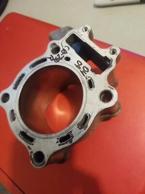 2004-2009 HONDA CRF250R OEM CYLINDER (NEEDS REPAIR) 12100-KRN-732 - Image 1 of 4