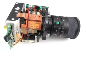 Cámara de video profesional Sony CCD-V90E, lente de cámara/conjunto de zoom - Imagen 1 de 8