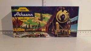 (Lot 652) Athearn - HO OO Gauge - 50' Box Car Illinois Central IL 11003 - Picture 1 of 6
