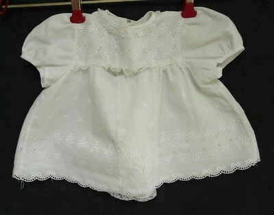 Robe ancienne enfant blanche brodée dentelle vintage REF 4724C - Photo 1/4