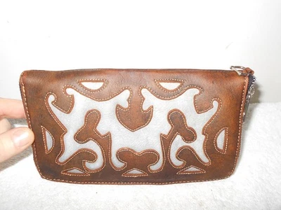 LEADERS IN LEATHER NATURAL BONE CUTOUT 8X4.5 WOMENS ZIP AROUND WALLET         K5 - Image 1 of 4