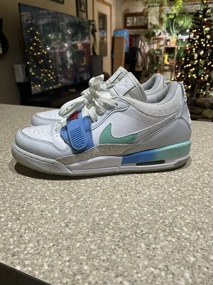 Nike Air Jordan Legacy 312 низкий мальчиков размер 6,5Y белый синий повседневные туфли кроссовки - Изображение 1 из 4