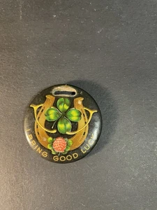 Llavero de reloj de celuloide colorido antiguo cumplidos de Blums “I Bring Good Luck” - Imagen 1 de 8