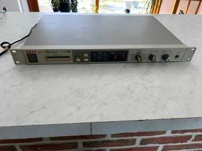 Akai XE8 - Bild 1 von 4