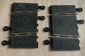 Scalextric Classic 1:32 Track PT99L & PT99R Banked Curve Lead In /Lead out - Picture 1 of 2