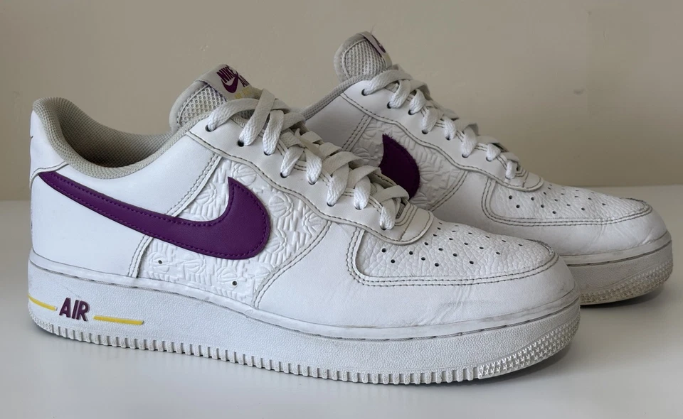 NIKE AIR FORCE 1 '07 'EMBOSSED HOOPS - LAKERS FJ4209-100 MENS - Image 1 of 4