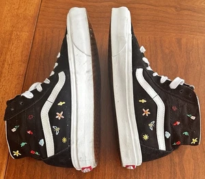 Vans Blk High Top Sneaker w/ Flowers Sz 9.5 Women, 8 Men - Picture 1 of 7