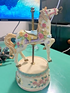 Vintage Carousel Horse/Floral Music Box Spins 7 Plays Music WORKS! - Picture 1 of 5