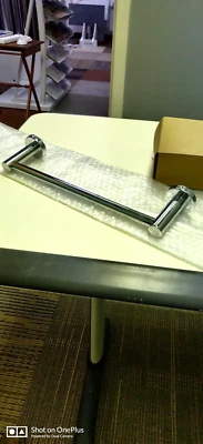 Toallero Symmons Dia 12" cromado Foto 1 de 4